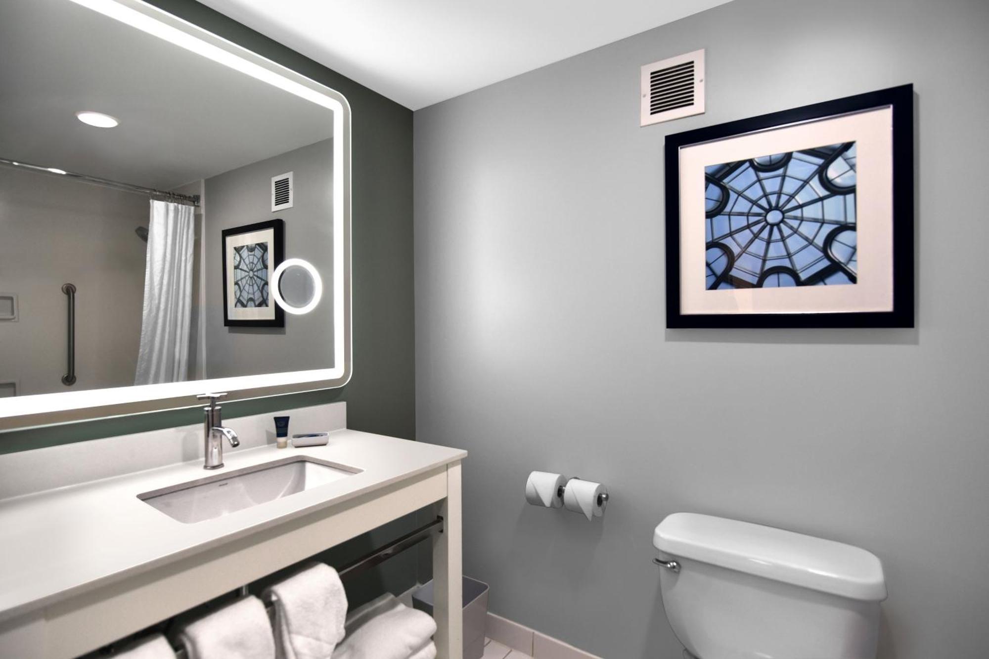 Four Points By Sheraton York Ngoại thất bức ảnh